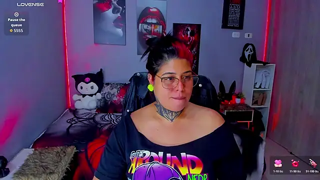 Snapshot of Veronika_metal chatting on 31, 10, 2025 Veronika metal online show from 31, 10, 2025