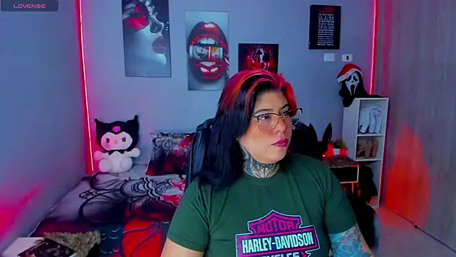 Snapshot of Veronika_metal chatting on 17, 11, 2025 Veronika metal online show from 17, 11, 2025