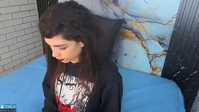 MaeveKuro online show from 20, 12, 2025