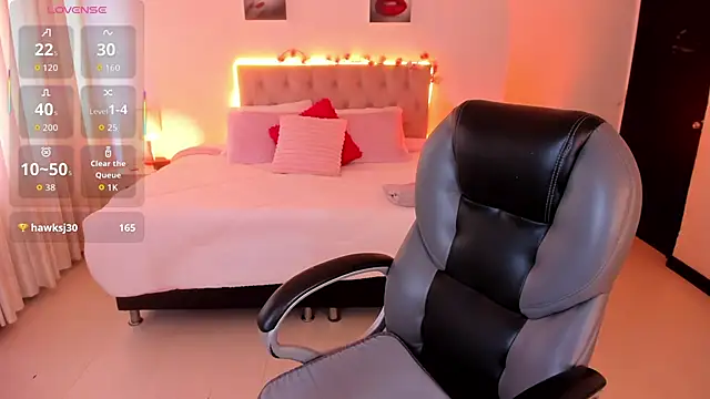 Emily Warren  online show from 2, 12, 2025