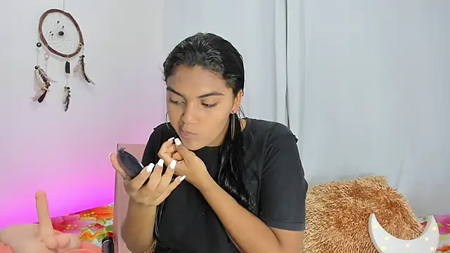 Snapshot of Melodymoore_ chatting on 21, 4, 2026 Melodymoore online show from 21, 4, 2026