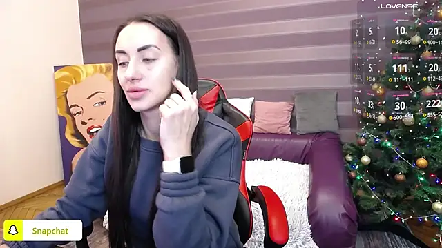 Snapshot of JenniferStone chatting on 5, 1, 2025 JenniferStone online show from 5, 1, 2025