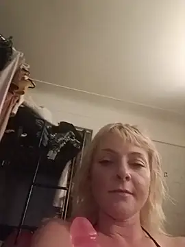 Foxxyhoneypott online show from 17, 6, 2026