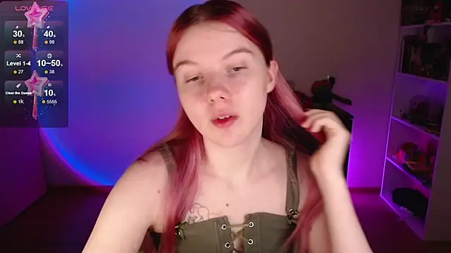 Snapshot of Strawberry_juli chatting on 13, 11, 2025 Strawberry juli online show from 13, 11, 2025