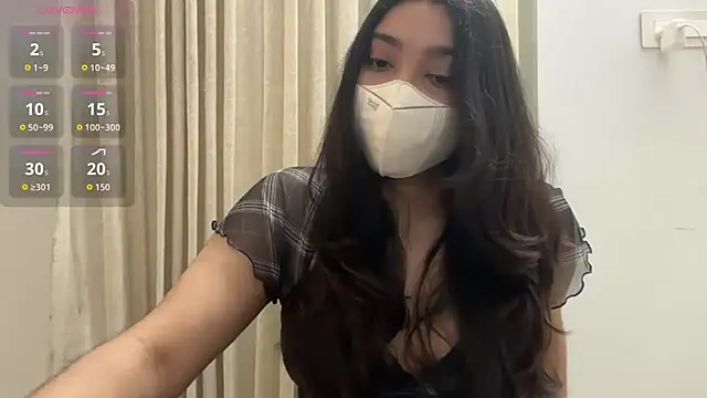 Snapshot of oviyakalra chatting on 6, 10, 2025 oviyakalra online show from 6, 10, 2025