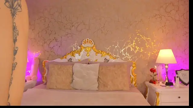 ScarlettWallace online show from 3, 2, 2026