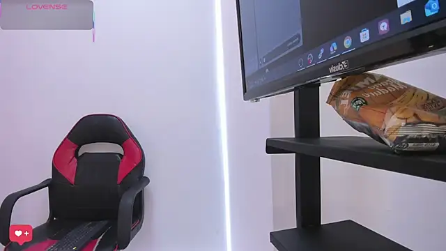 Bonniie 22 online show from 12, 3, 2025