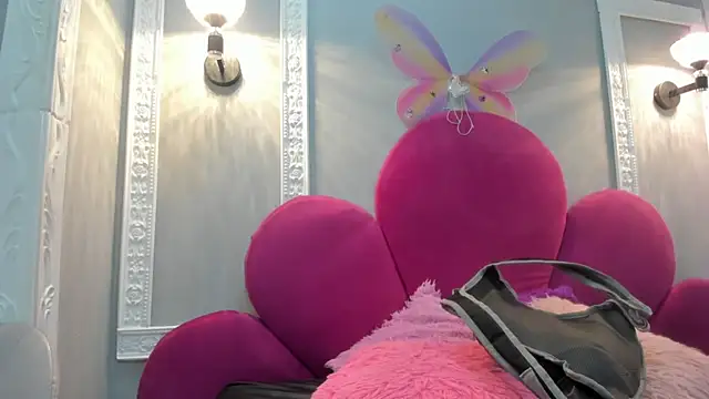 Bonniie 22 online show from 14, 11, 2025