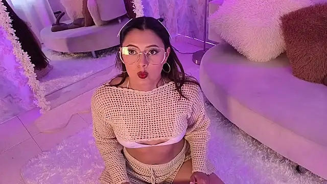 Snapshot of madisonjones- chatting on 26, 11, 2025 madisonjones- online show from 26, 11, 2025