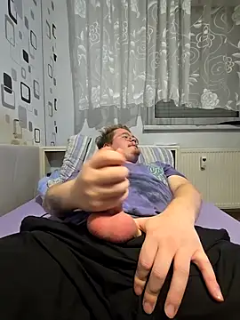 Snapshot of GinzouGay chatting on 10, 11, 2025 GinzouGay online show from 10, 11, 2025