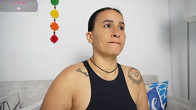 Sara Charmy online show from 5, 3, 2026