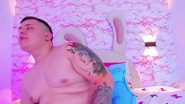 Snapshot of IM_SINAY chatting on 12, 3, 2025 IM SINAY online show from 12, 3, 2025