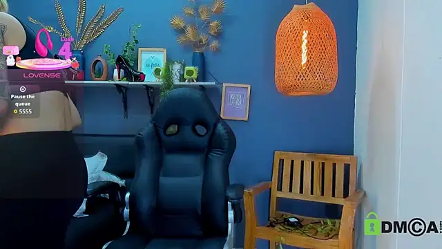 yessila parker online show from 10, 3, 2026