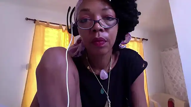 Ladyzee25 online show from 28, 9, 2025