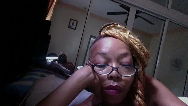 Ladyzee25 online show from 17, 10, 2025