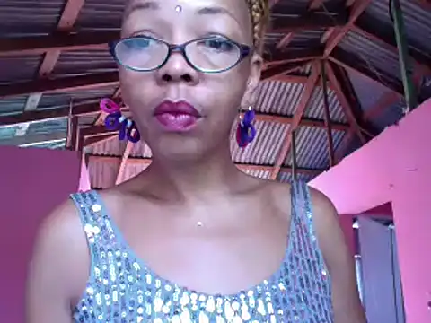 Ladyzee25 online show from 5, 12, 2025