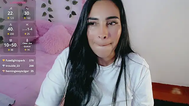 luna lgomez  online show from 1, 3, 2025