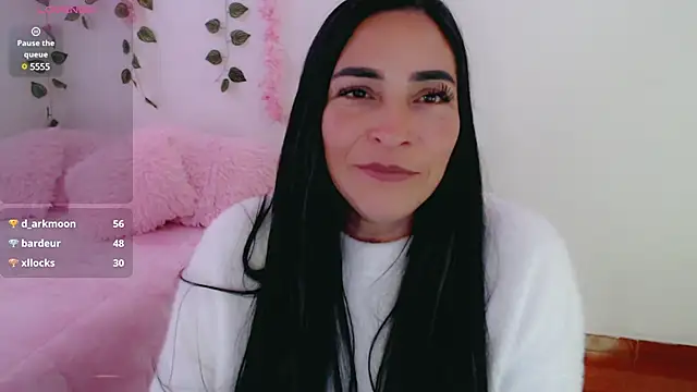 luna lgomez  online show from 4, 3, 2025