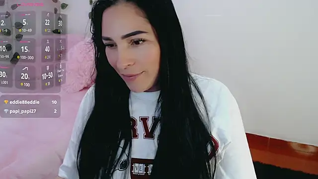 luna lgomez  online show from 11, 3, 2025