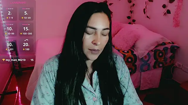 luna lgomez  online show from 15, 3, 2025