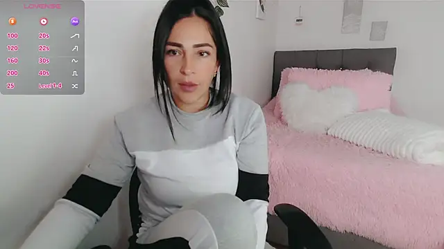 luna lgomez  online show from 19, 12, 2025