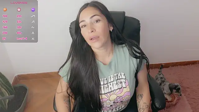 luna lgomez  online show from 15, 7, 2026