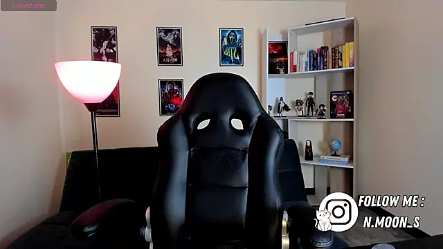 Nezuuuuu  online show from 9, 9, 2025