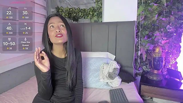 Fernanda liie  online show from 5, 12, 2025