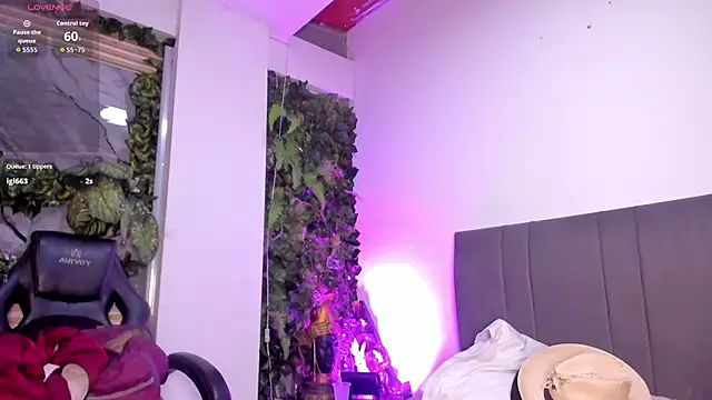 Fernanda liie  online show from 5, 3, 2026