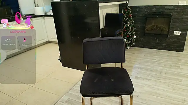 Snapshot of Layla- chatting on 9, 1, 2026 Layla- online show from 9, 1, 2026