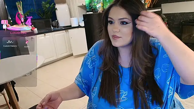 Snapshot of Layla- chatting on 1, 3, 2026 Layla- online show from 1, 3, 2026