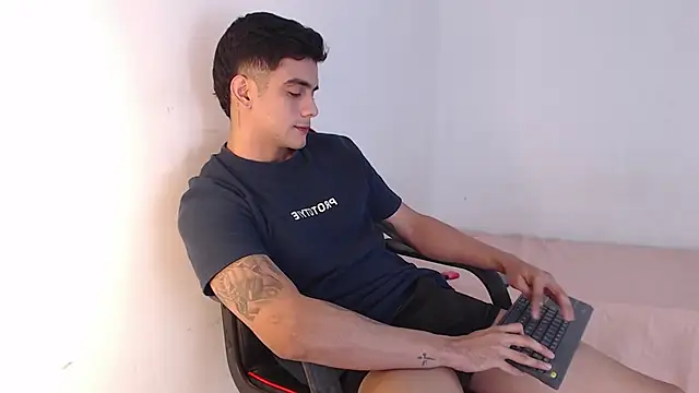 adam levis17 online show from 2, 10, 2025