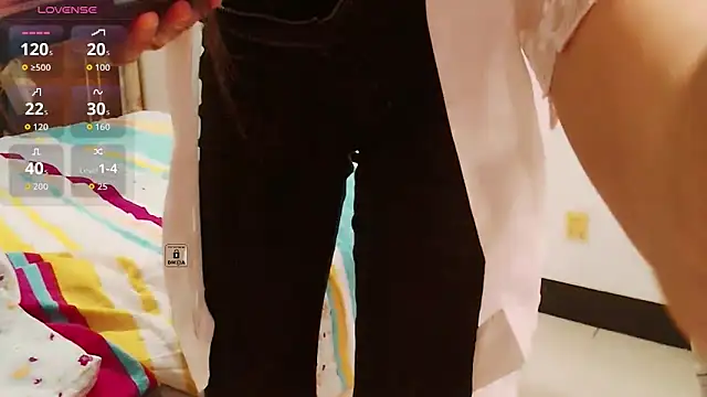 Snapshot of Iris-baby chatting on 14, 4, 2026 Iris-baby online show from 14, 4, 2026