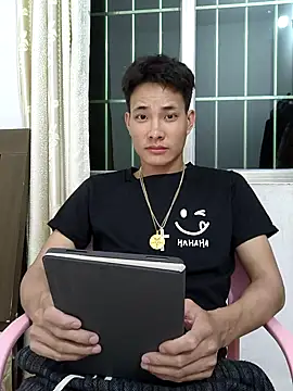 Snapshot of Dannyhobb chatting on 1, 3, 2025 Dannyhobb online show from 1, 3, 2025