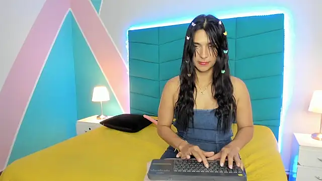 Snapshot of Emilly_wilson_ chatting on 27, 2, 2025 Emilly wilson online show from 27, 2, 2025