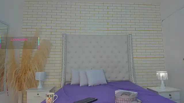 Snapshot of Emilly_wilson_ chatting on 10, 10, 2025 Emilly wilson online show from 10, 10, 2025