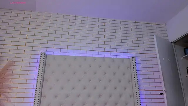 Emilly wilson  online show from 14, 1, 2026