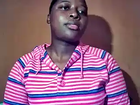 Snapshot of sexyhips2001 chatting on 20, 10, 2025 sexyhips2001 online show from 20, 10, 2025