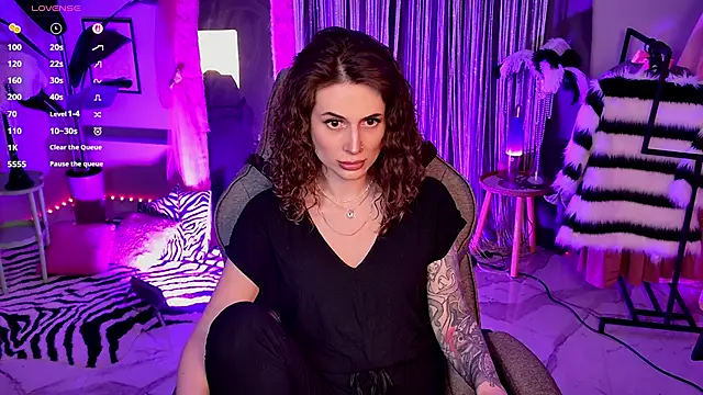 Snapshot of OliviaMcClean chatting on 5, 6, 2026 OliviaMcClean online show from 5, 6, 2026