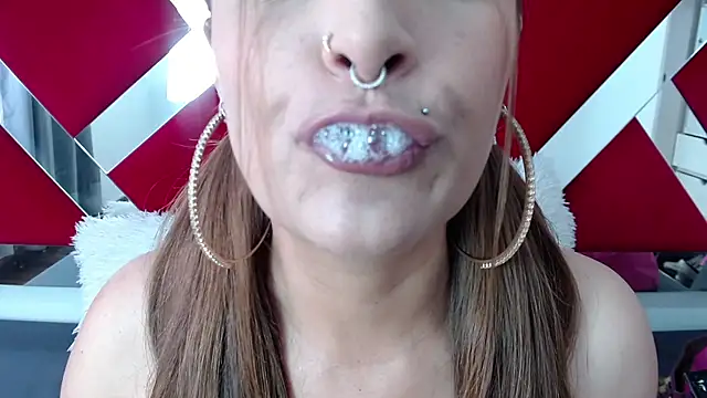 nicollewayne10 online show from 7, 10, 2025