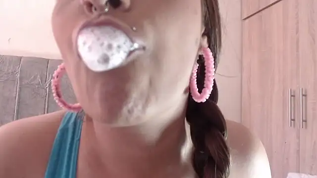 nicollewayne10 online show from 24, 4, 2026