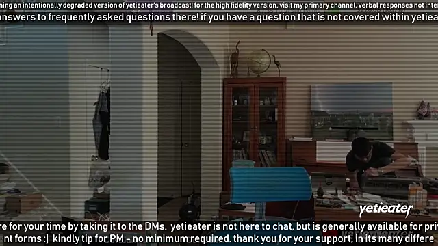 Snapshot of yetieater chatting on 12, 12, 2024 yetieater online show from 12, 12, 2024