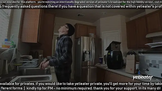 Snapshot of yetieater chatting on 12, 1, 2025 yetieater online show from 12, 1, 2025