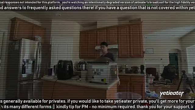 Snapshot of yetieater chatting on 28, 1, 2025 yetieater online show from 28, 1, 2025