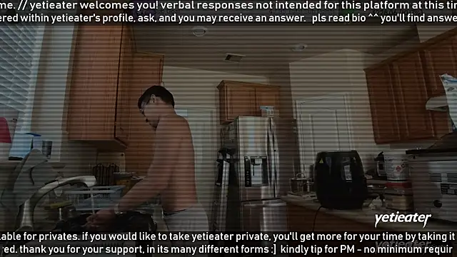 Snapshot of yetieater chatting on 17, 5, 2026 yetieater online show from 17, 5, 2026