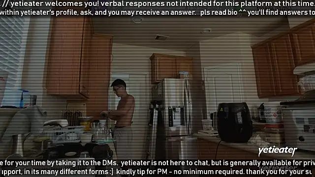 Snapshot of yetieater chatting on 3, 6, 2026 yetieater online show from 3, 6, 2026