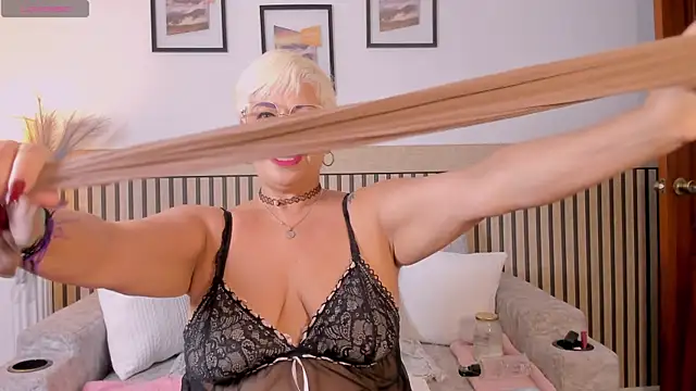 Snapshot of Lucy_Milf_68 chatting on 1, 4, 2026 Lucy Milf 68 online show from 1, 4, 2026