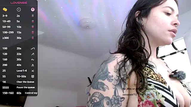 Snapshot of autumnb712 chatting on 3, 10, 2025 autumnb712 online show from 3, 10, 2025