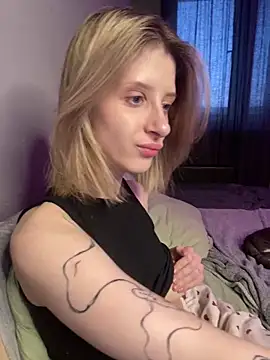 Snapshot of amorearte_m chatting on 9, 3, 2025 amorearte m online show from 9, 3, 2025