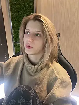 Snapshot of amorearte_m chatting on 12, 3, 2025 amorearte m online show from 12, 3, 2025